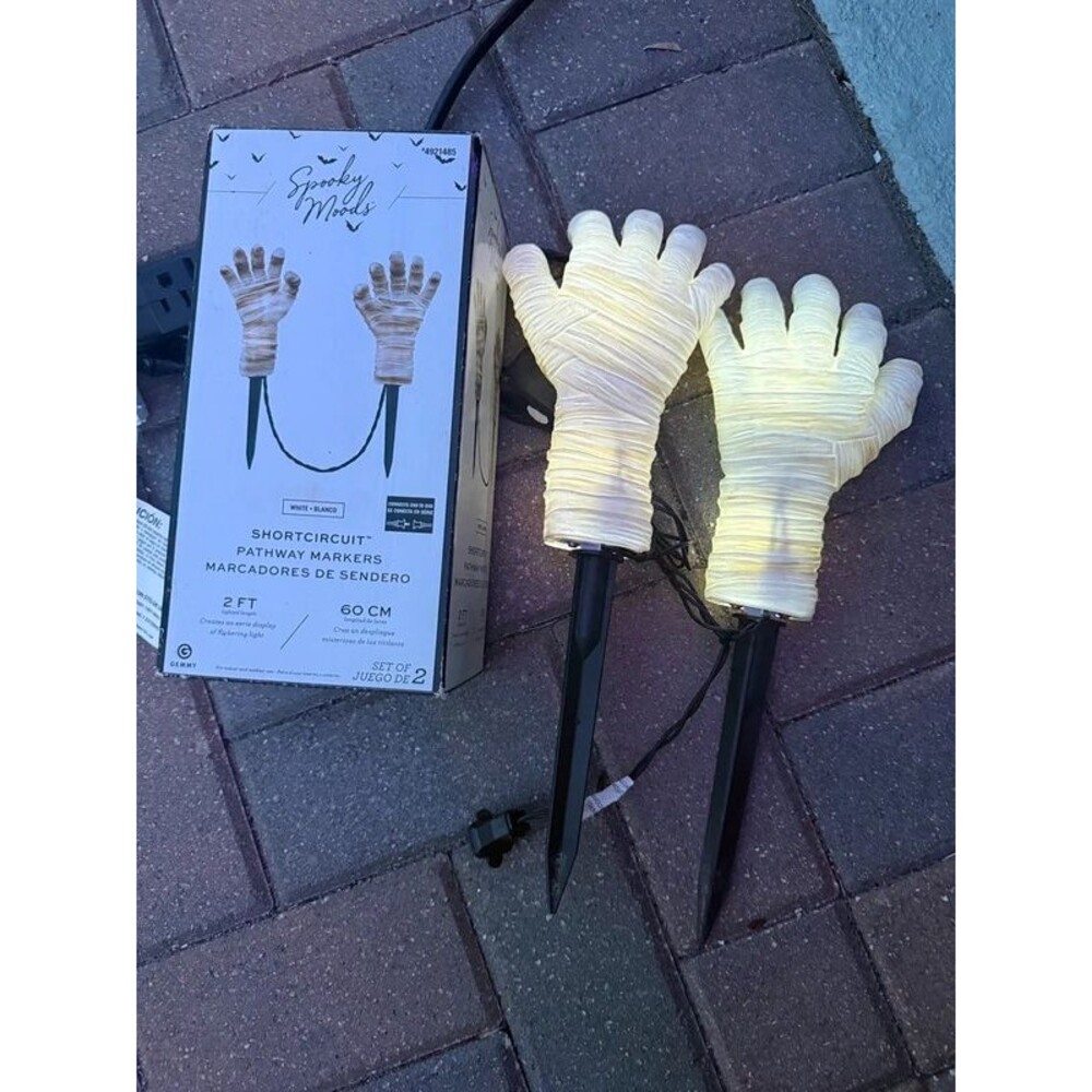 Halloween gemmy short circuit flickering mummy hands pathway markers SET 4